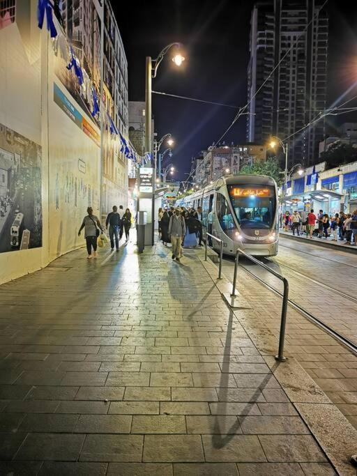 Stunning Apartment Located In The Heart Of The City Center, Close To A Synagogue, Train Station, Mahane Yehuda Market, Etc. Ierusalim Exterior foto